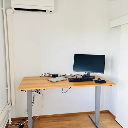 Modern With Sauna, A,c And Free Parking Huoneisto