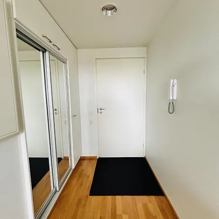 Modern With Sauna, A,c And Free Parking Huoneisto
