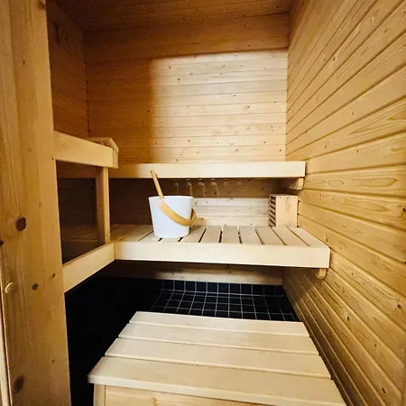 Huoneisto Modern With Sauna, A,c And Free Parking